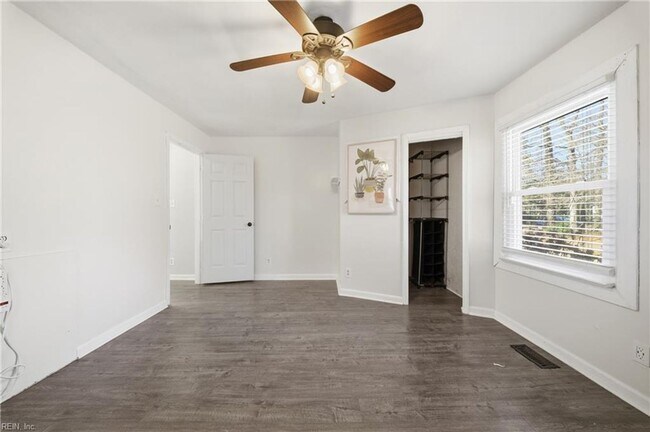 Building Photo - Charming 2 Bed, 2 Bath Home on Spacious Lot