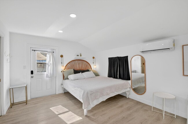 Building Photo - 306 N J St