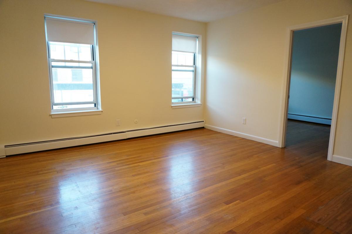 Building Photo - 165 Beacon St