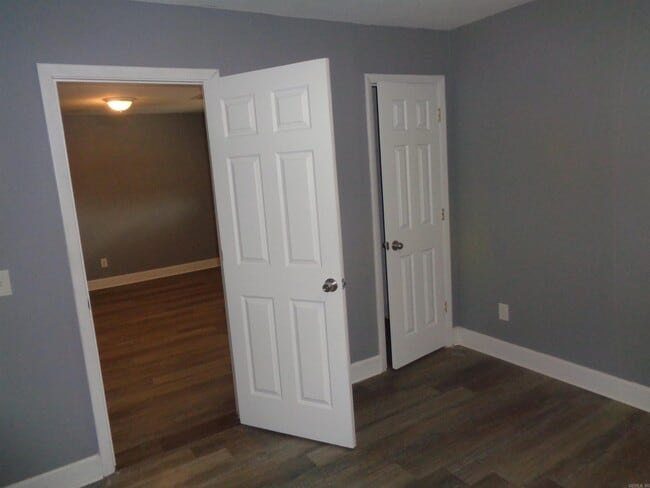 Building Photo - 3402 Lehigh Dr