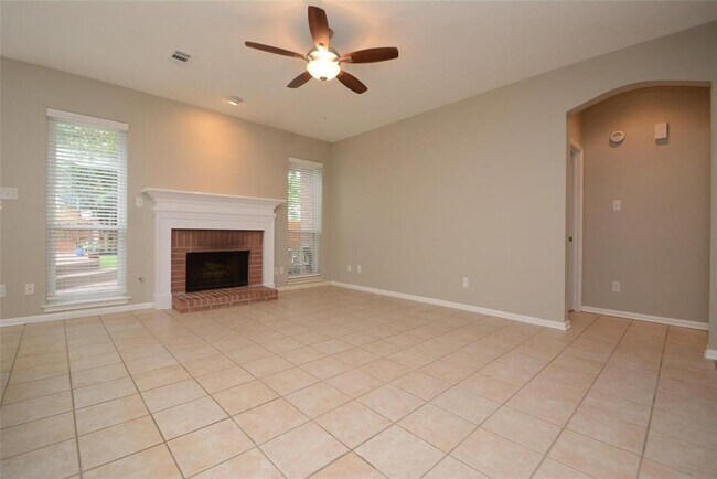 Building Photo - 5327 Willow Knoll Ct