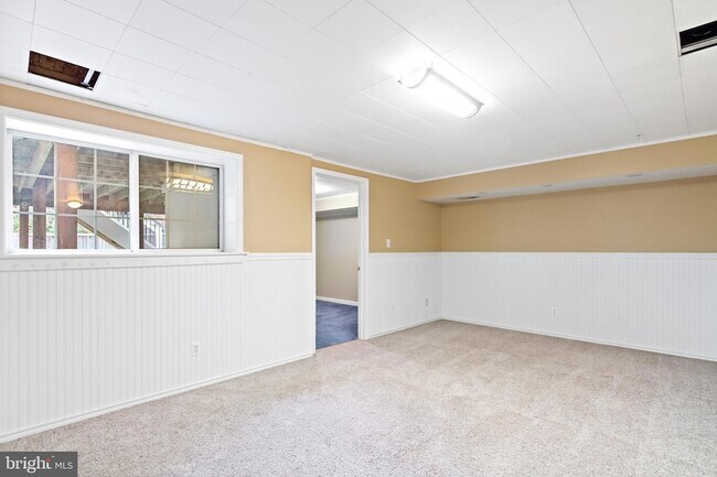 Building Photo - 520 Buckstone Garth