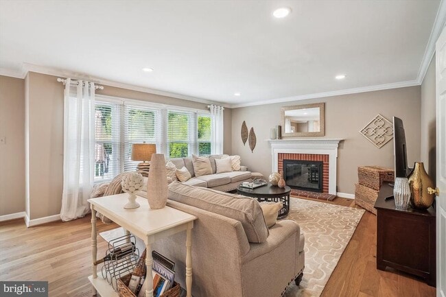 Building Photo - 8300 Centerbrook Pl