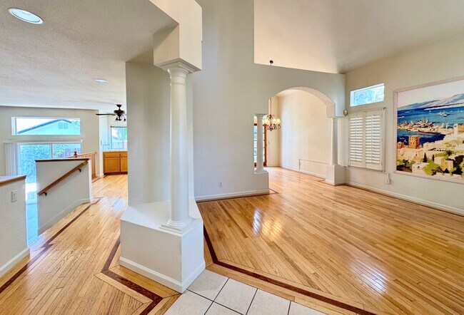 Building Photo - 5017 Toyon Way