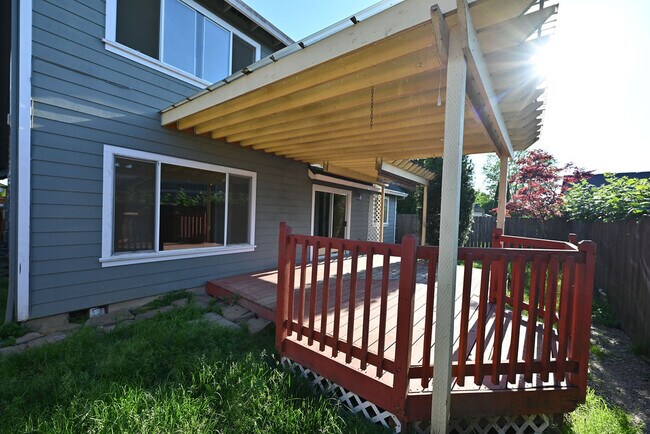 Building Photo - 21695 SW Gary Ln