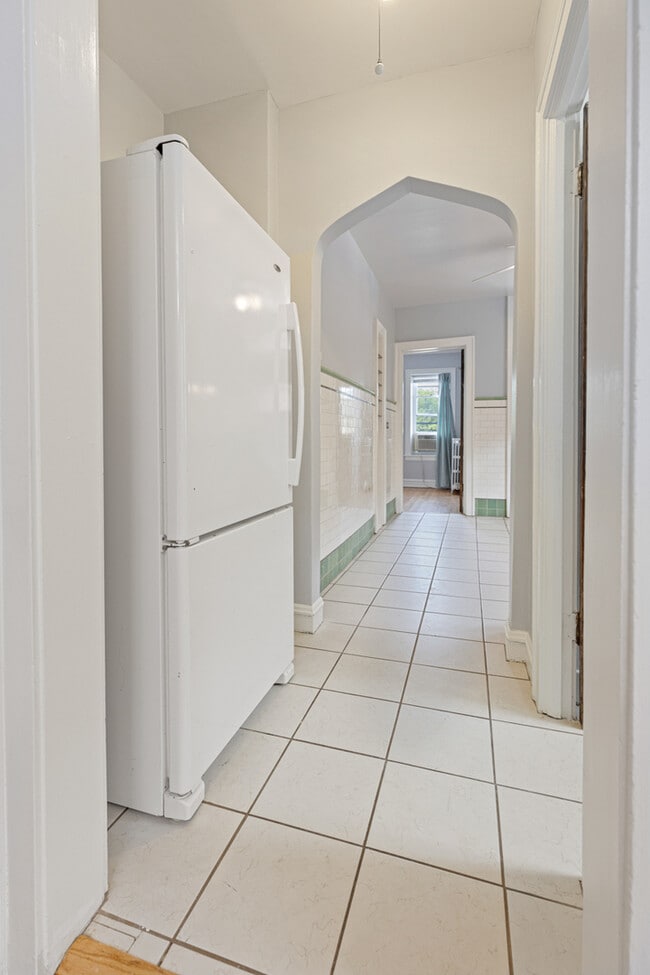 Building Photo - 6549 N Mozart St