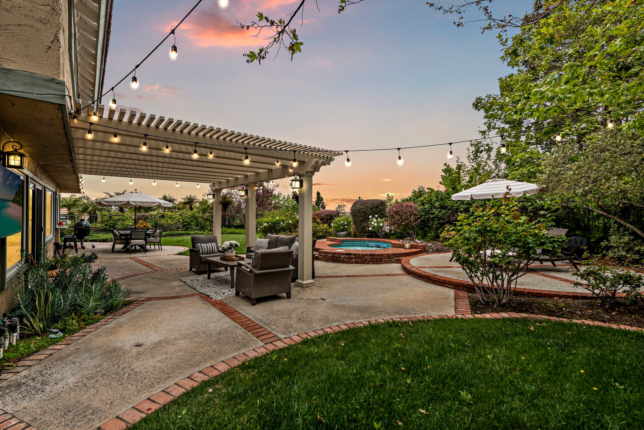 Building Photo - 784 S Goldfinch Way