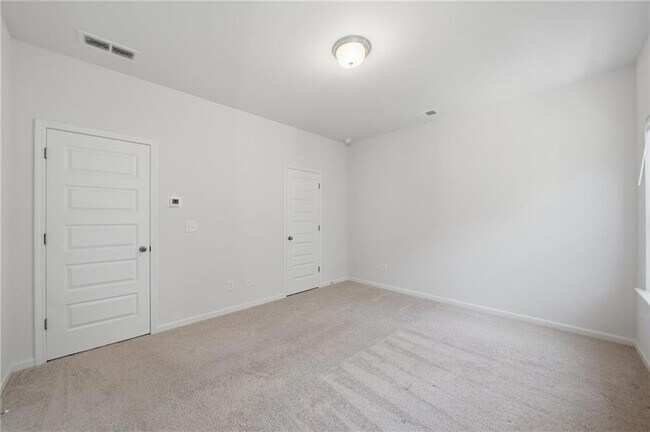 Building Photo - 1670 Eagle Dr