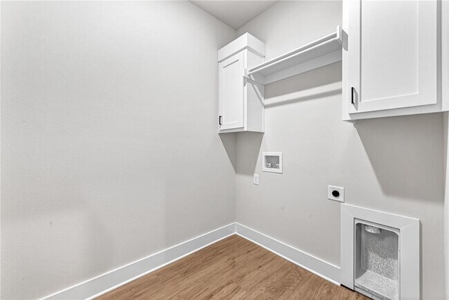 Building Photo - 1841 Utopia St