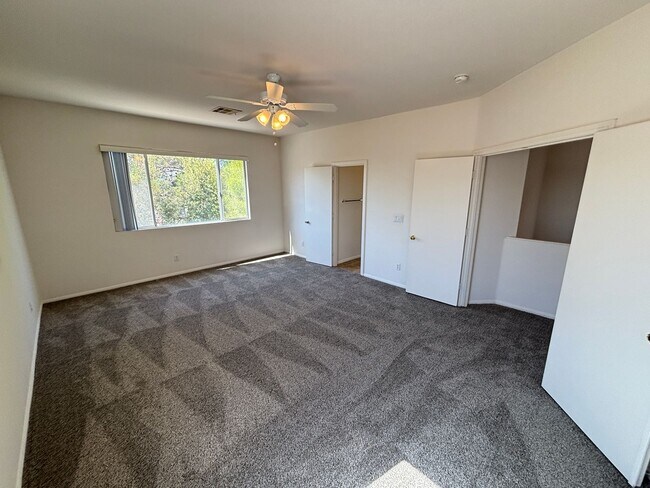 Building Photo - 10319 Splendor Ridge Ave