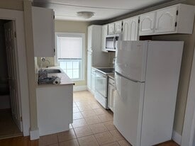 Building Photo - 53 N Spring St