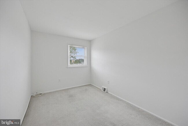 Building Photo - 4000 Lyman Dr