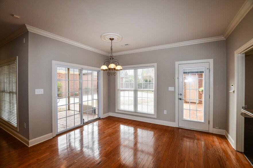 Building Photo - 260 Old Overton Dr