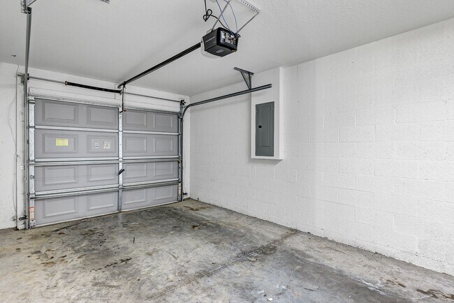 Building Photo - Freshly Painted 3BR Home with Spacious Yard, Modern Baths & No Deposit Option!