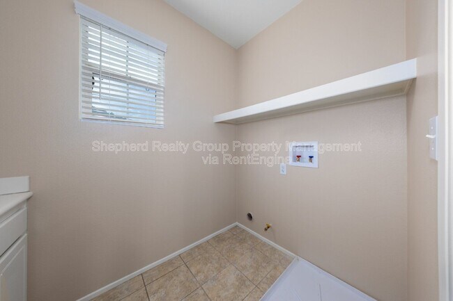 Building Photo - 2985 Breezy Meadow Cir