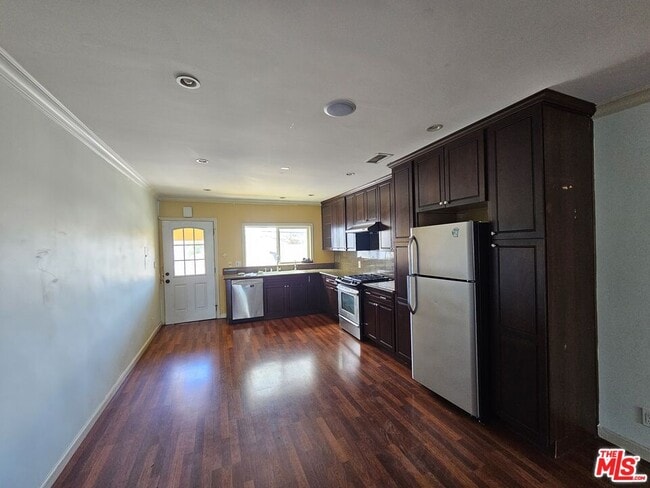 Building Photo - 2737 S Robertson Blvd