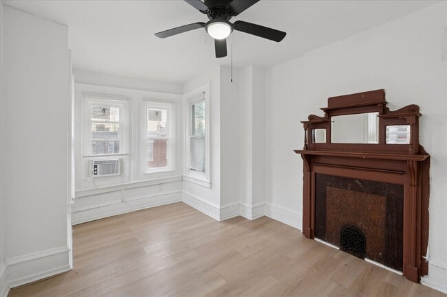 Building Photo - 2054 W Glenwood Ave