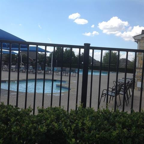 Building Photo - 2449 Kingsgate Dr