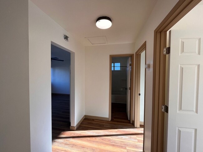 Building Photo - Fully Renovated Home with Large Extra Livingroom and Large Backyar