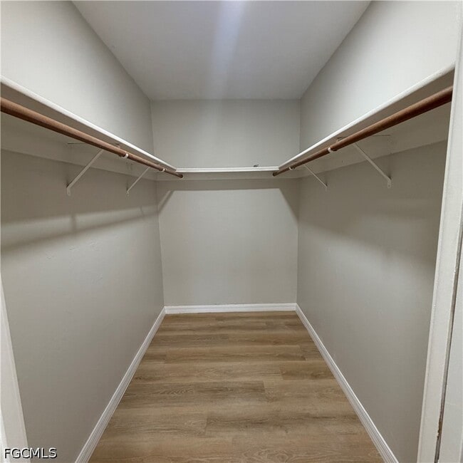 Building Photo - 1403 SE 11th St