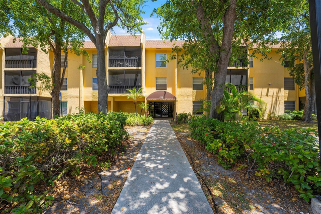 Building Photo - 470 NW 20th St