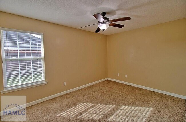 Building Photo - 119 Grandview Dr