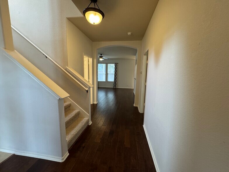 Building Photo - 8716 Wood Stork Dr