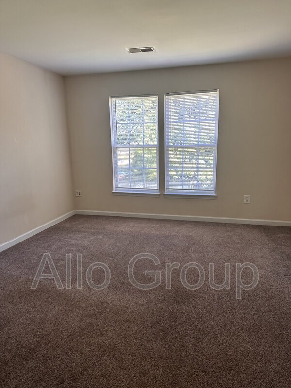 Building Photo - 51 N Bellwoode Dr
