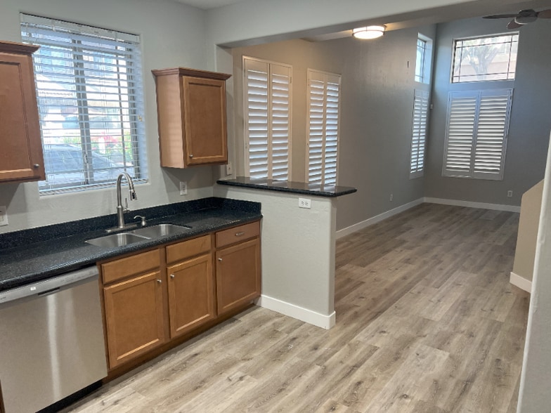 Building Photo - 1225 N 36th St