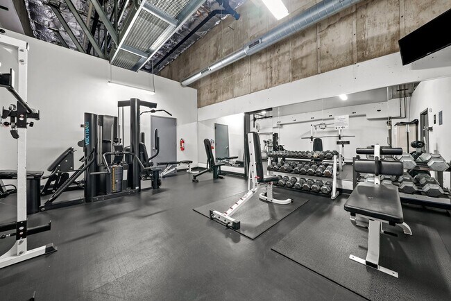 Building Photo - 1212N N La Salle Dr