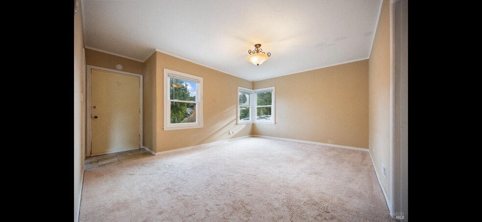 Building Photo - 142 Bungalow Ave