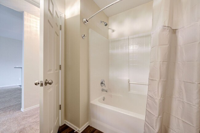 Building Photo - Stunning 3-Bedroom Home in Beautiful Piedmont Community!