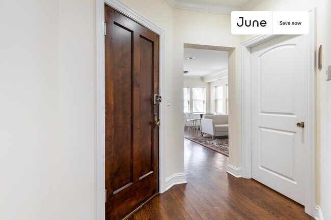 Building Photo - 3743 N Albany Ave