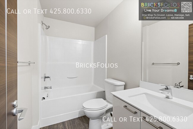 Building Photo - Rare Ichijo Townhome in Sammamish Town Center. Premium Japanese Construction. Walkable