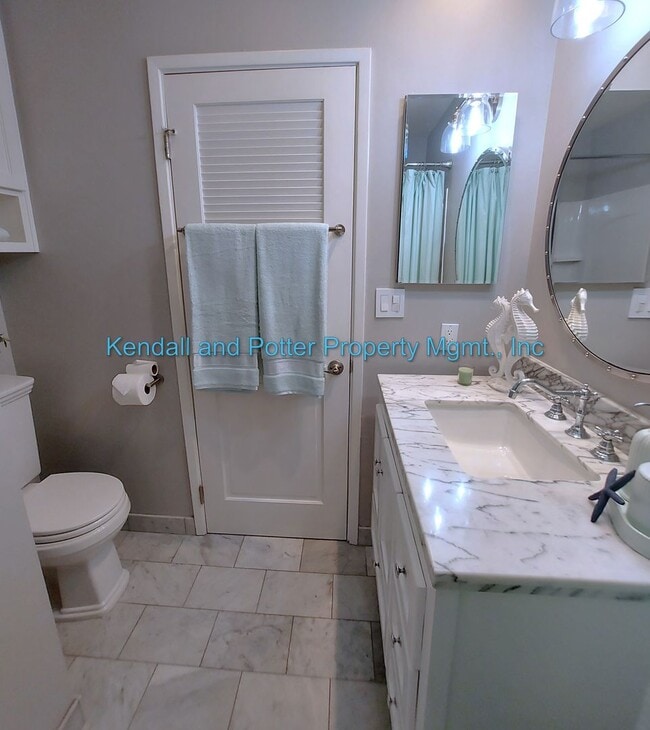 Building Photo - Impeccable 2BR, 1BA Capitola Condo with Oc...