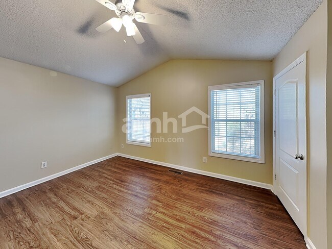 Building Photo - 32 Alston Ln SW