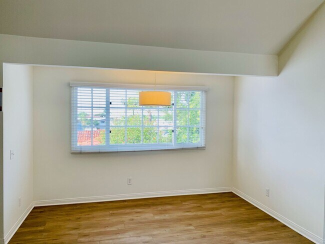 Building Photo - SCH157