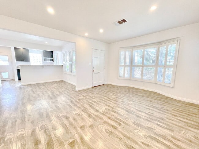 Building Photo - 11914 Ocean Park Blvd