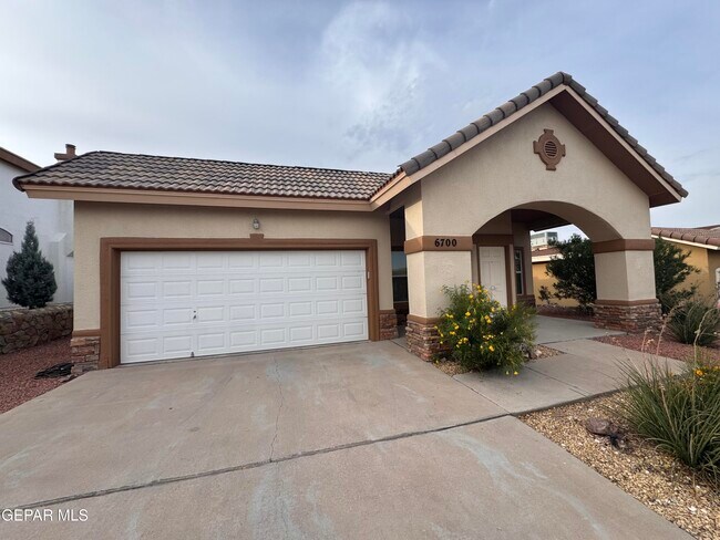 Building Photo - 6700 Hermoso Del Sol Dr