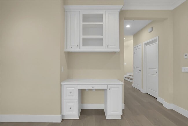 Building Photo - 64 Bianco
