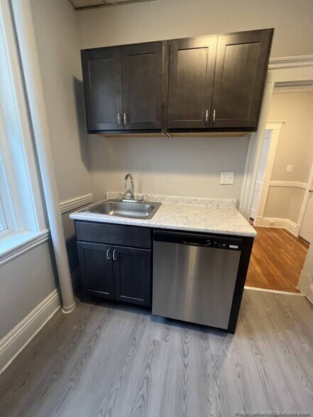 Primary Photo - 153 Kelton St