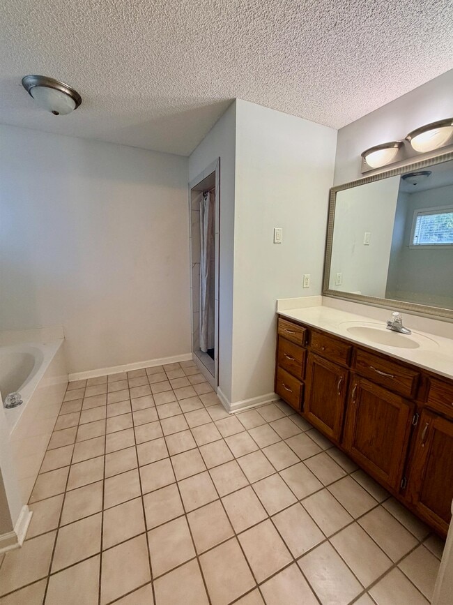 Building Photo - 115 Dannon Springs Dr