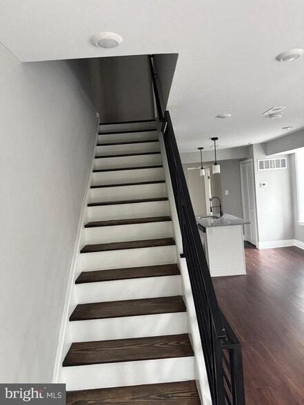 Building Photo - 334 Church Rd