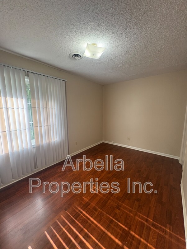 Building Photo - 103 Beech St