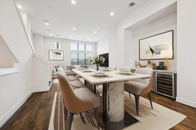 Building Photo - 1120 Ennis St