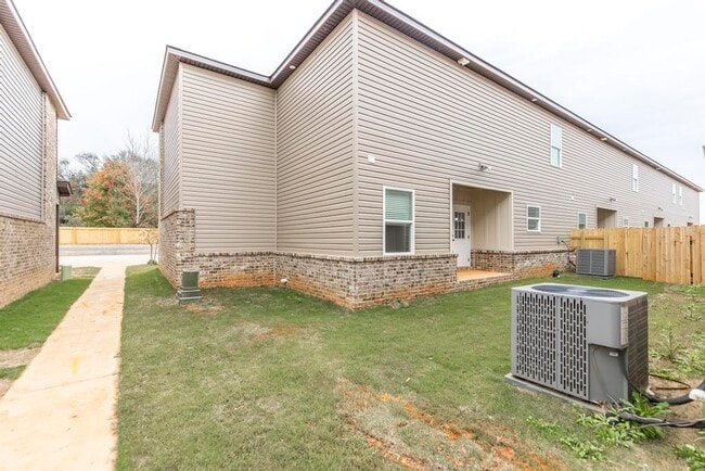 Building Photo - 316 Beau Claire Cir