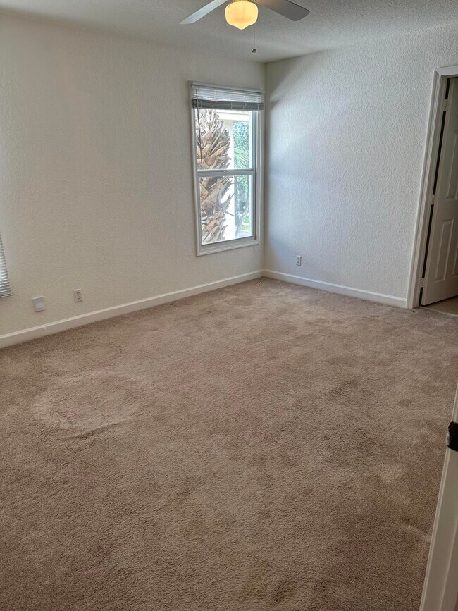 Building Photo - 8120 Bautista Way