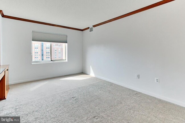 Building Photo - 2121 Jamieson Ave