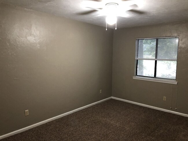 Building Photo - 1430 Willow Bend Way