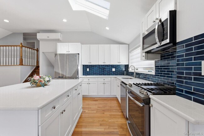 Building Photo - 1374 Prospect Ave